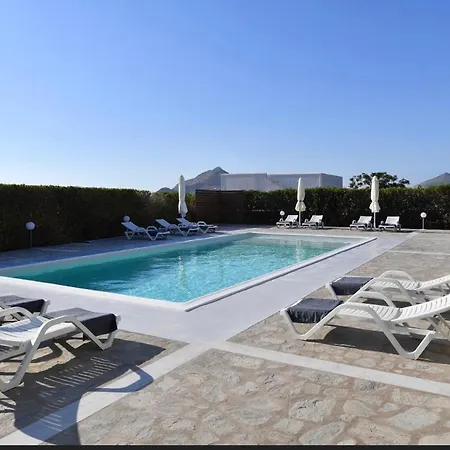 Anna * Naousa (Paros)